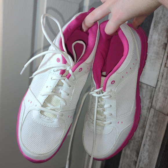 Running Shoes - Picture 2 of 2